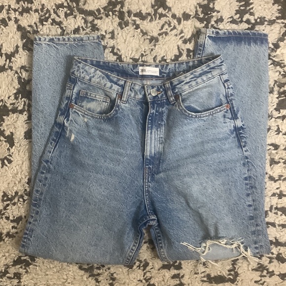 Zara ripped mom fit jeans - Picture 4 of 7